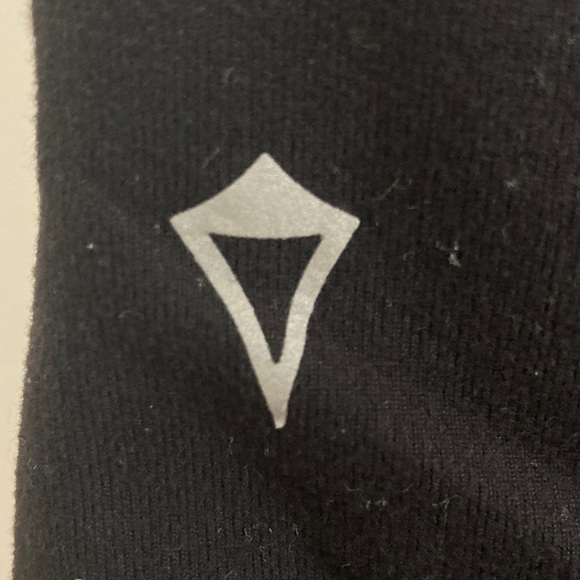 Reversible Ivivva Capris - Picture 5 of 6